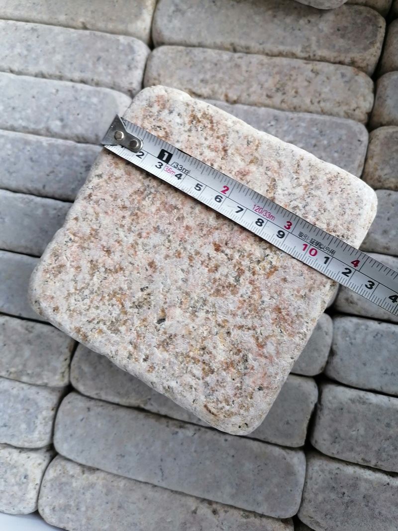 Granite G682 cobblestone.jpg